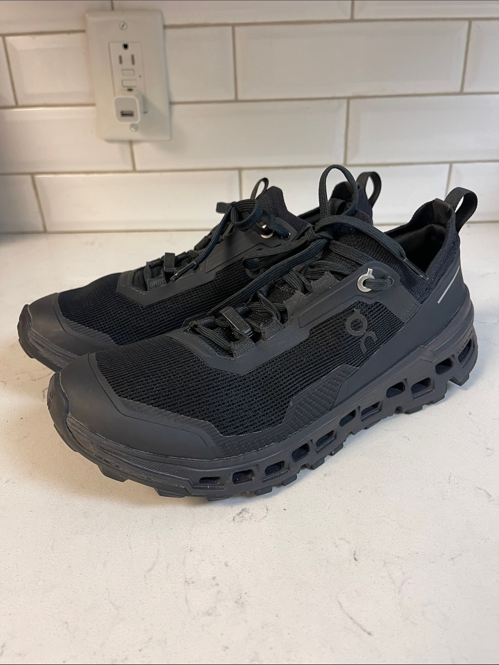 On Cloud Cloudultra 2 Triple Black Running Shoes Womens Size 8 Style 3WD30280485